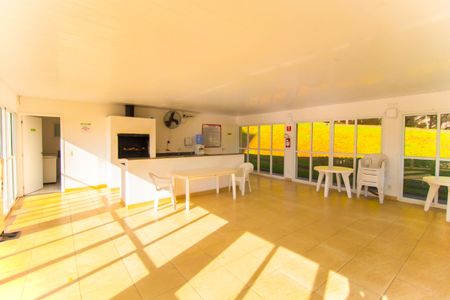 Apartamento à venda com 48m², 2 quartos e 1 vaga Apartamento à venda com 48m², 2 quartos e 1 vagaÁrea comum - Salão de festas