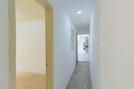 Corredor de casa à venda com 4 quartos, 130m² em Chácara Santo Antônio (zona Sul), São Paulo