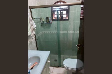Casa à venda com 164m², 3 quartos e 2 vagasBanheiro