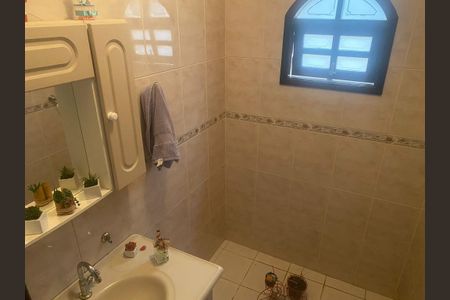 Casa à venda com 164m², 3 quartos e 2 vagasBanheiro