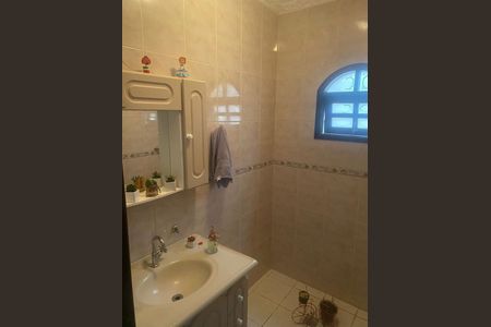 Casa à venda com 164m², 3 quartos e 2 vagasBanheiro