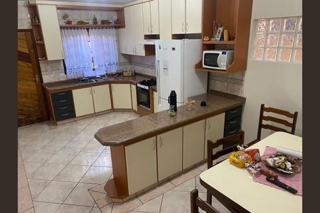Casa à venda com 164m², 3 quartos e 2 vagasCozinha