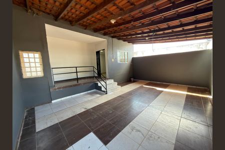 Casa para alugar com 250m², 4 quartos e 2 vagas Casa para alugar com 250m², 4 quartos e 2 vagasGaragem