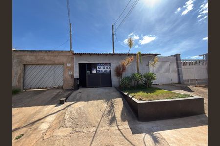 Casa para alugar com 250m², 4 quartos e 2 vagas Casa para alugar com 250m², 4 quartos e 2 vagasFachada