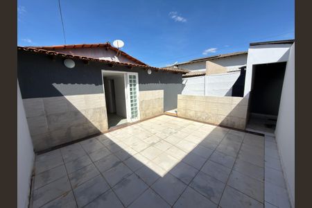 Casa para alugar com 250m², 4 quartos e 2 vagas Casa para alugar com 250m², 4 quartos e 2 vagasQuintal