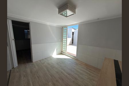 Casa para alugar com 250m², 4 quartos e 2 vagas Casa para alugar com 250m², 4 quartos e 2 vagasCozinha