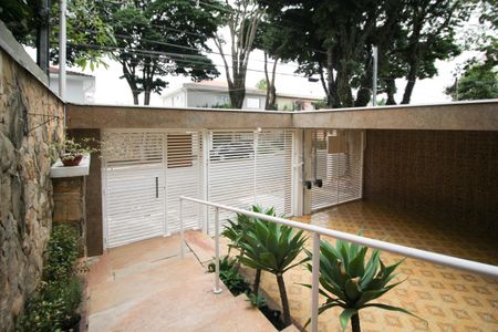 Casa à venda com 206m², 3 quartos e 2 vagasGaragem/Entrada