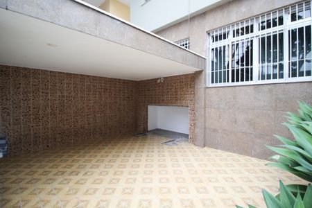 Casa à venda com 206m², 3 quartos e 2 vagasGaragem/Entrada