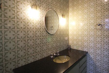 Casa à venda com 206m², 3 quartos e 2 vagasBanheiro