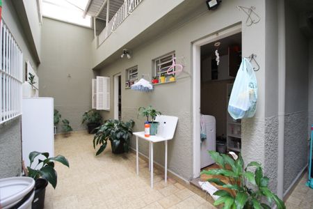 Casa à venda com 206m², 3 quartos e 2 vagasQuintal 