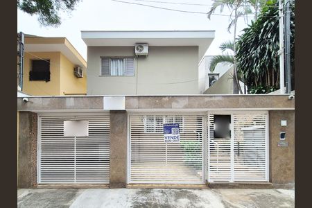 Casa à venda com 206m², 3 quartos e 2 vagasFachada