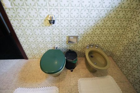 Casa à venda com 206m², 3 quartos e 2 vagasBanheiro