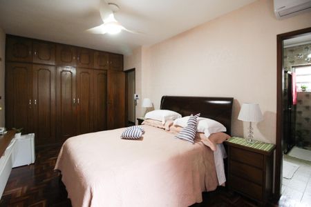 Casa à venda com 206m², 3 quartos e 2 vagasSuíte 