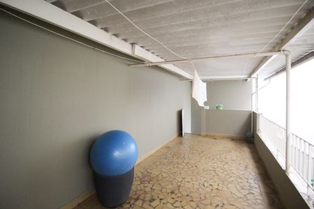 Casa à venda com 206m², 3 quartos e 2 vagasQuintal