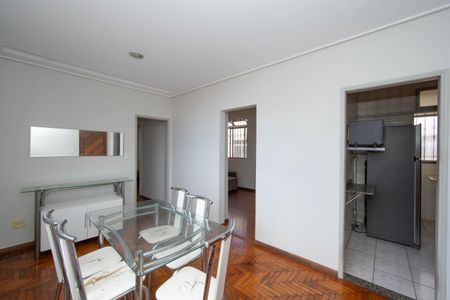 Apartamento à venda com 85m², 3 quartos e 1 vagaSala