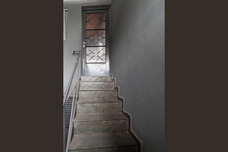 Casa para alugar com 90m², 1 quarto e 1 vaga Casa para alugar com 90m², 1 quarto e 1 vagaEscada