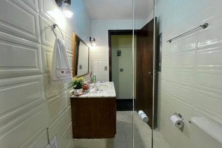 Casa de condomínio para alugar com 150m², 4 quartos e 2 vagasBanheiro social 