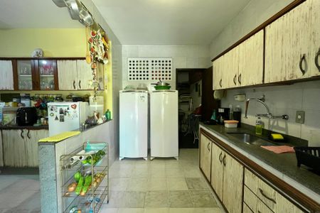 Casa de condomínio para alugar com 150m², 4 quartos e 2 vagasCozinha
