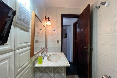 Casa de condomínio para alugar com 150m², 4 quartos e 2 vagasBanheiro da suíte 2