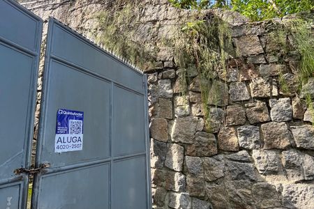 Casa de condomínio para alugar com 150m², 4 quartos e 2 vagasPlaca 