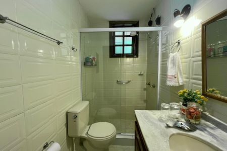Casa de condomínio para alugar com 150m², 4 quartos e 2 vagasBanheiro social 