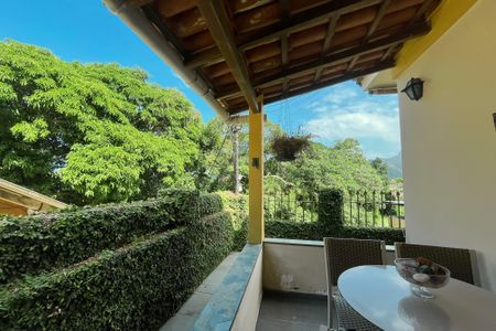 Casa de condomínio para alugar com 150m², 4 quartos e 2 vagasVaranda da sala 
