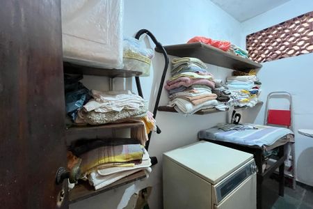 Casa de condomínio para alugar com 150m², 4 quartos e 2 vagasQuarto de Serviço