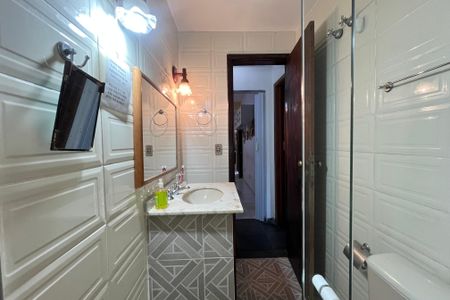 Casa de condomínio para alugar com 150m², 4 quartos e 2 vagasBanheiro da suíte 2