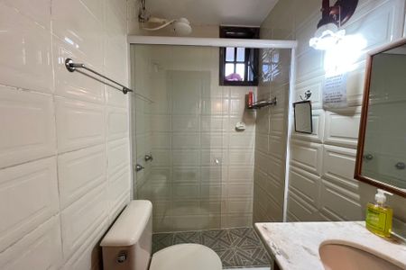 Casa de condomínio para alugar com 150m², 4 quartos e 2 vagasBanheiro da suíte 2