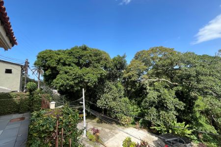 Casa de condomínio para alugar com 150m², 4 quartos e 2 vagasQuintal 