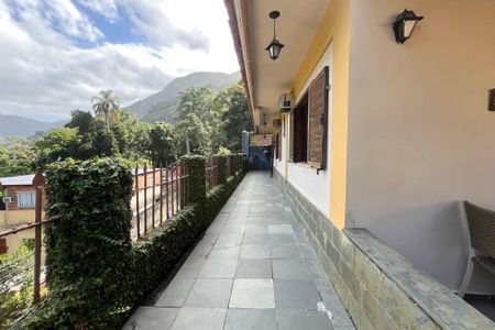 Casa de condomínio para alugar com 150m², 4 quartos e 2 vagasQuintal 