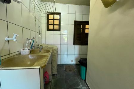 Casa de condomínio para alugar com 150m², 4 quartos e 2 vagasLavanderia 