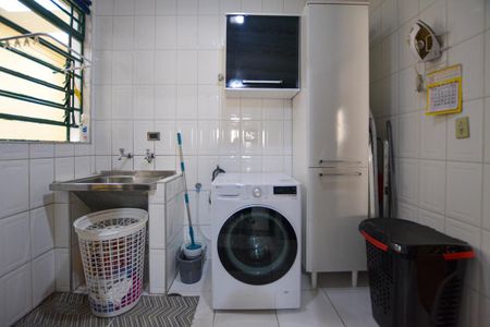 Casa à venda com 300m², 6 quartos e 3 vagas Casa à venda com 300m², 6 quartos e 3 vagasAREA DE SERVIÇO