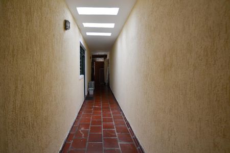 Casa à venda com 300m², 6 quartos e 3 vagas Casa à venda com 300m², 6 quartos e 3 vagasCORREDOR AREA EXTERNA