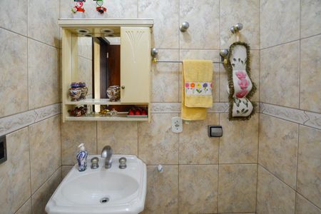 Casa à venda com 300m², 6 quartos e 3 vagas Casa à venda com 300m², 6 quartos e 3 vagasLAVABO - HALL