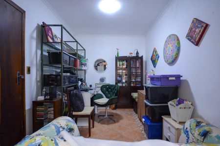 Casa à venda com 300m², 6 quartos e 3 vagas Casa à venda com 300m², 6 quartos e 3 vagasQUARTO 1 - ESCRITORIO