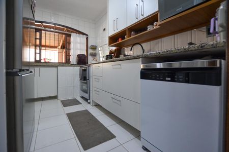 Casa à venda com 300m², 6 quartos e 3 vagas Casa à venda com 300m², 6 quartos e 3 vagasAREA DE SERVIÇO
