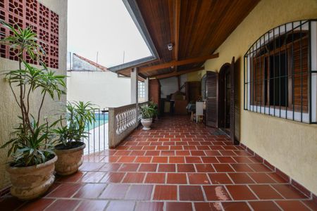 Casa à venda com 300m², 6 quartos e 3 vagas Casa à venda com 300m², 6 quartos e 3 vagasCHURRASQUEIRA