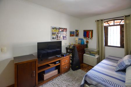 Casa à venda com 300m², 6 quartos e 3 vagas Casa à venda com 300m², 6 quartos e 3 vagasQUARTO 3