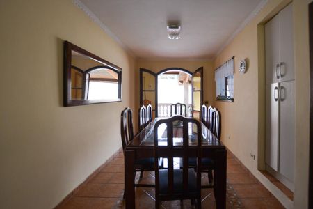 Casa à venda com 300m², 6 quartos e 3 vagas Casa à venda com 300m², 6 quartos e 3 vagasSALA