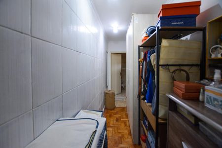 Casa à venda com 300m², 6 quartos e 3 vagas Casa à venda com 300m², 6 quartos e 3 vagasSUÍTE - CLOSET