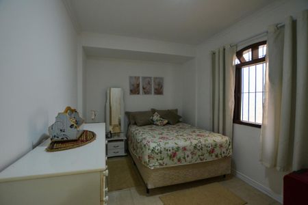 Casa à venda com 300m², 6 quartos e 3 vagas Casa à venda com 300m², 6 quartos e 3 vagasQUARTO 2