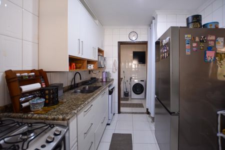 Casa à venda com 300m², 6 quartos e 3 vagas Casa à venda com 300m², 6 quartos e 3 vagasCOZINHA