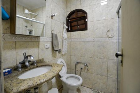Casa à venda com 300m², 6 quartos e 3 vagas Casa à venda com 300m², 6 quartos e 3 vagasBANHEIRO