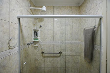 Casa à venda com 300m², 6 quartos e 3 vagas Casa à venda com 300m², 6 quartos e 3 vagasBANHEIRO