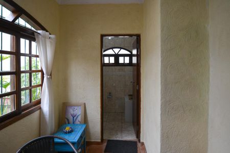 Casa à venda com 300m², 6 quartos e 3 vagas Casa à venda com 300m², 6 quartos e 3 vagasHALL