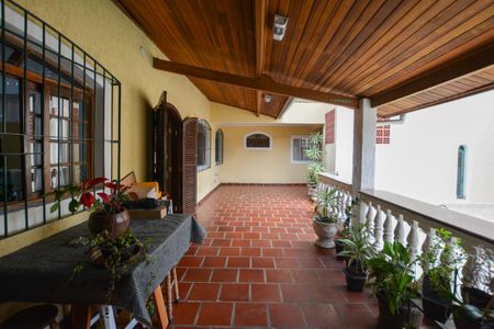 Casa à venda com 300m², 6 quartos e 3 vagas Casa à venda com 300m², 6 quartos e 3 vagasCHURRASQUEIRA