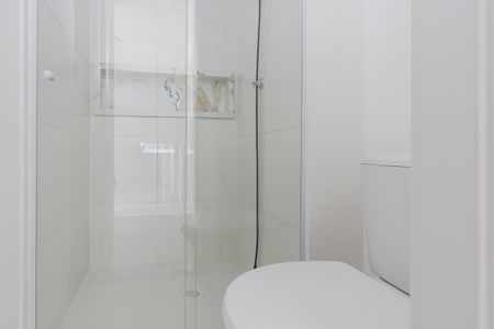 Banheiro de apartamento à venda com 1 quarto, 64m² em Jardim Aeroporto, São Paulo
