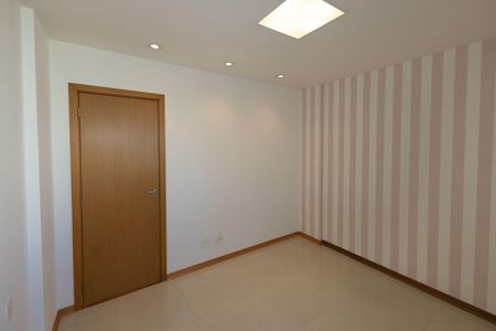 Apartamento à venda com 217m², 3 quartos e 2 vagasQuarto 1