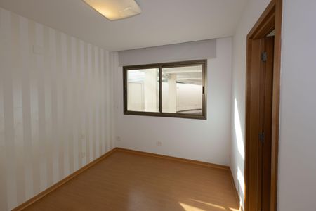 Apartamento à venda com 217m², 3 quartos e 2 vagasSuíte 2